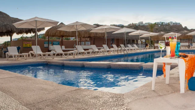 amenidades_pool_bar_principal2